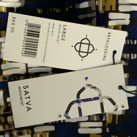 SATVA Yoga Leggings - Picture 4 of 4